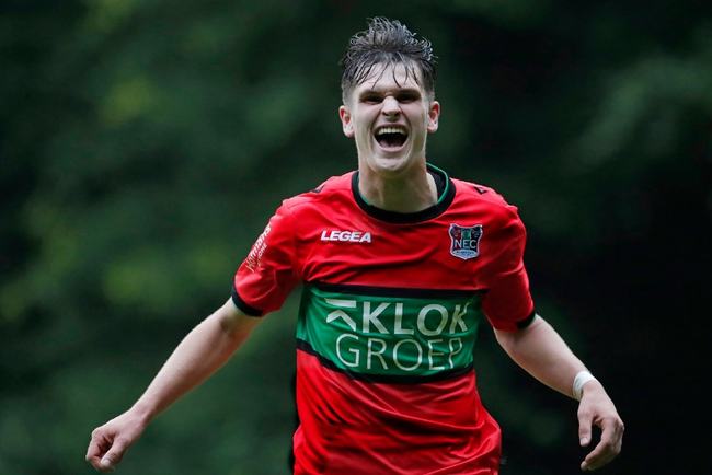 展示了他的 展示了他的