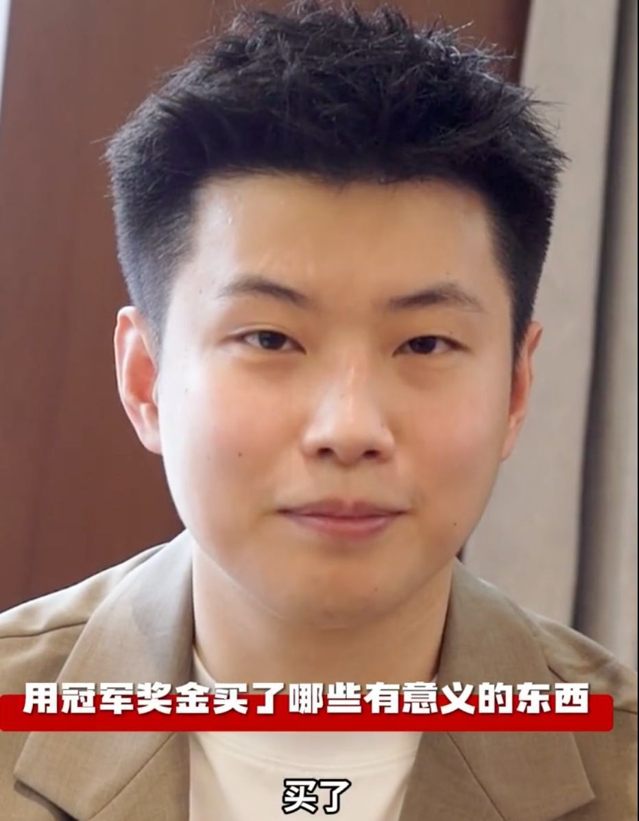 目光扫过本